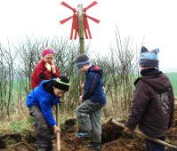 Auch die Kinder hatten Spaß beim Arbeitseinsatz.
