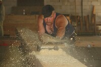 Ein Eckbalken wird bearbeitet.